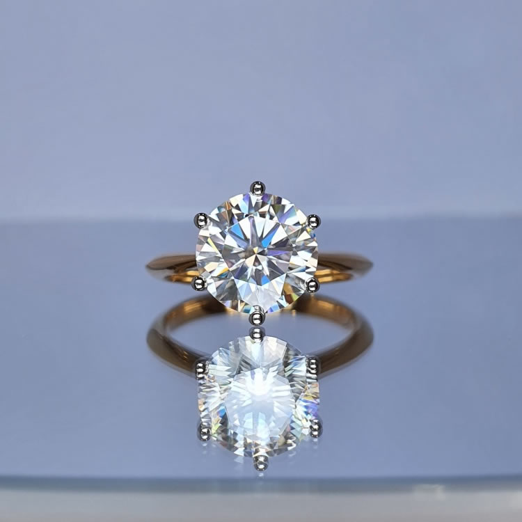 Stunning 3ct Solitaire Moissanite Engagement Ring