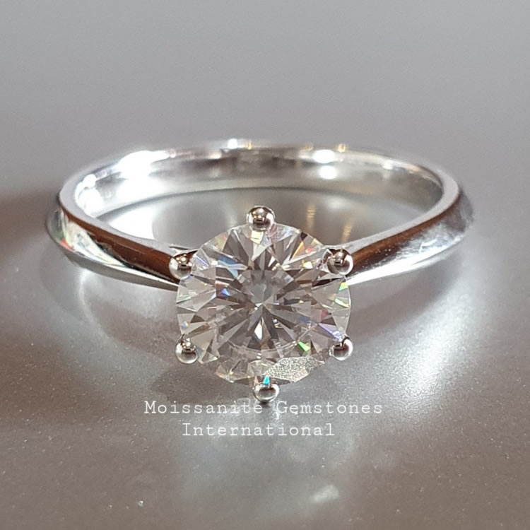 1ct Colourless Moissanite Solitaire set in 14k white gold