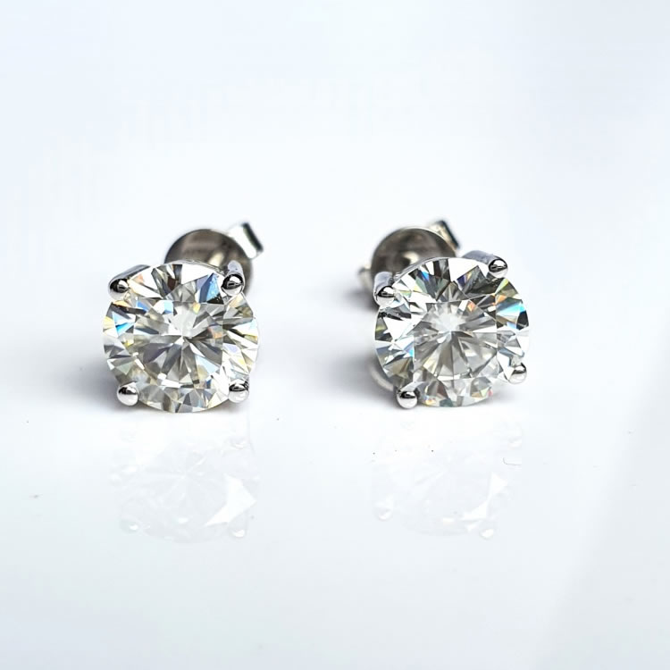 Studs Beautiful Solid gold 5.5mm 1.25ct Moissanite studs