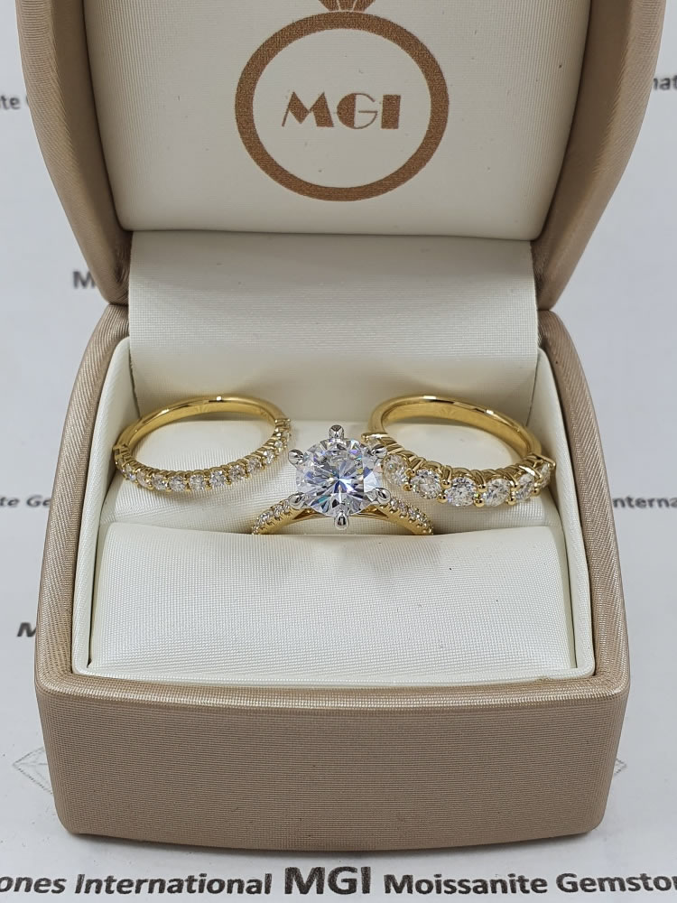 Engagement ring 2.5ct