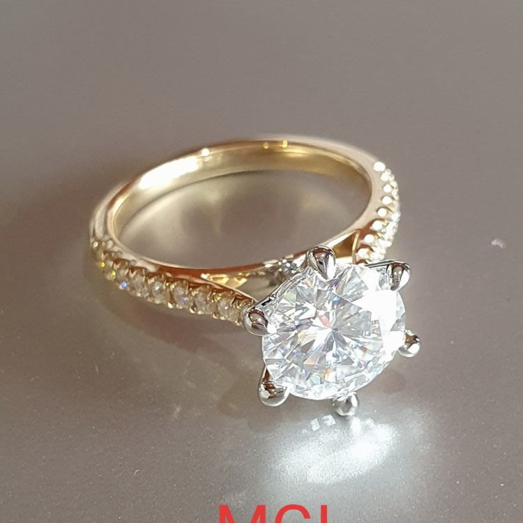 2.5ct Moissanite Engagement Ring.