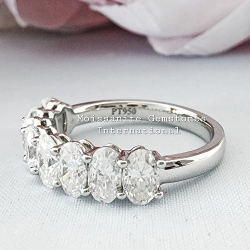 Oval cut Wedding Ring, Eternity Ring or Right-hand Ring