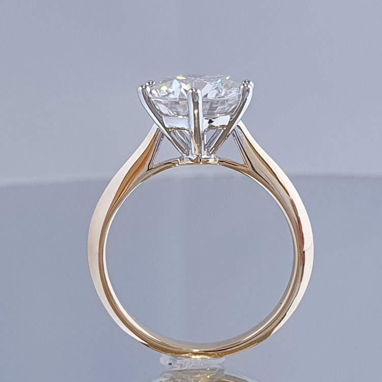 Stunning 3.5ct Solitaire Engagement Ring