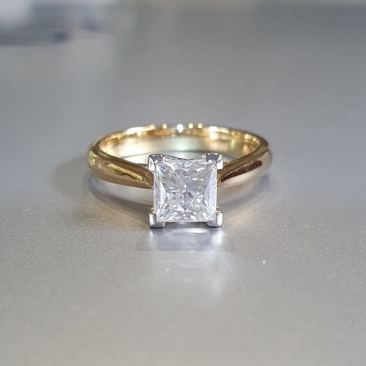Princess Cut 1ct Sparkling Engagement Ring