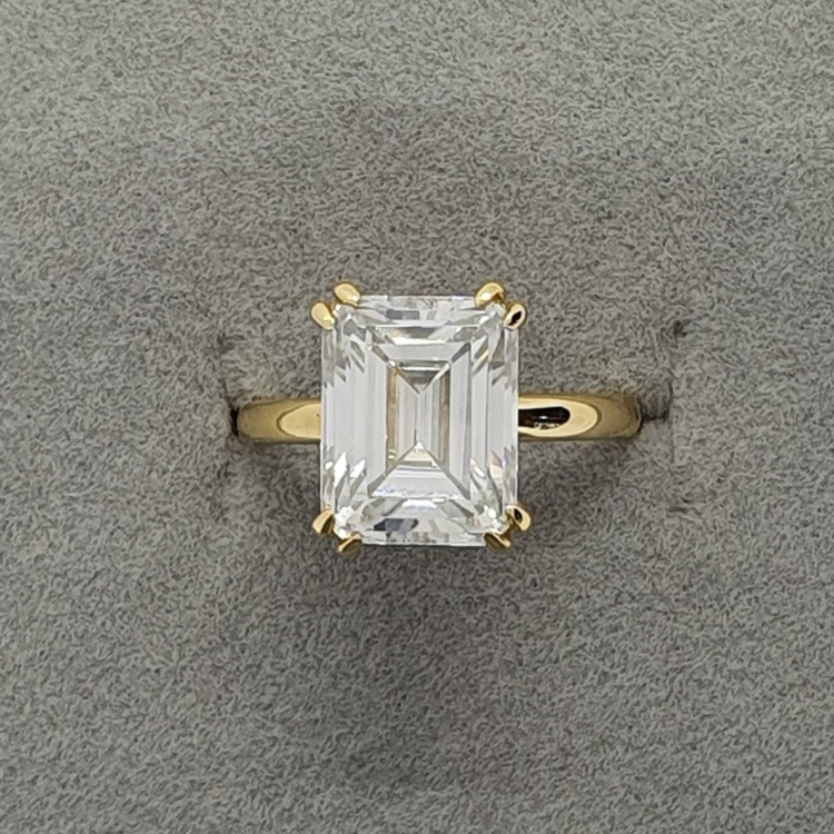 Emerald Cut 2.5ct Solitaire Engagement Ring