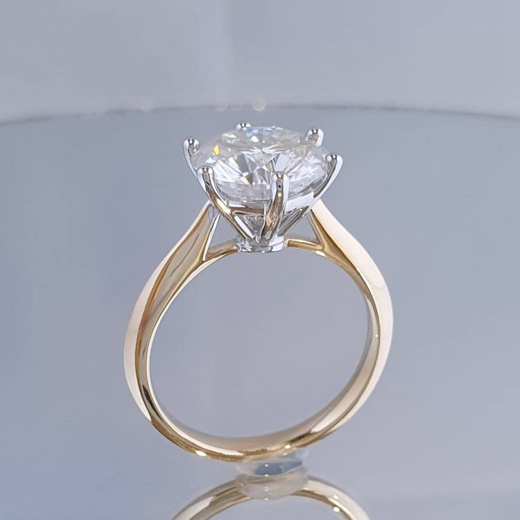 Stunning 3ct Solitaire Moissanite Engagement Ring