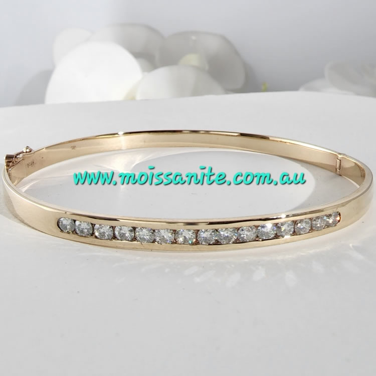 Bracelet with 15 Moissanite Gemstones.