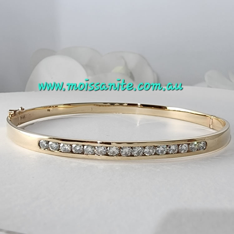 Bracelet with 15 Moissanite Gemstones